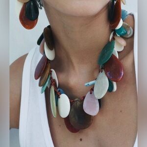 Nwt- zara- resin piece cord necklace